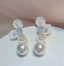 画像をギャラリービューアに読み込む, 【Flower ✖️big Perl pierce】 フラワー✖️ビック パール ピアス