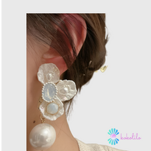 画像をギャラリービューアに読み込む, 【Flower ✖️big Perl pierce】 フラワー✖️ビック パール ピアス